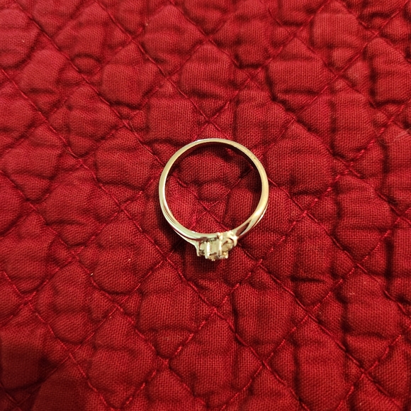 Lady Remington Silver Tone and 3 Clear Crystal Stones Ring Size 7 - Picture 6 of 7